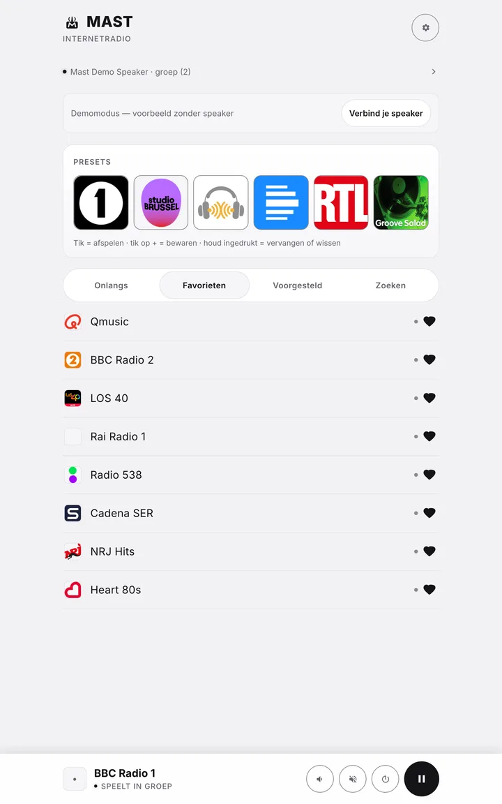 Hetzelfde beginscherm van Mast op een tablet, met een bredere indeling van de presets en de zenderlijst.